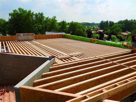 Poteaux et poutres en bois. Accueil - Portail de la poutre en I