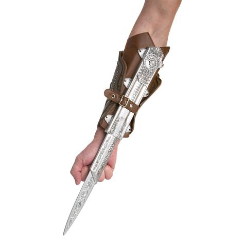Ezio S Bladed Gauntlet Assassin S Creed 2 In 2021 Hidden Blade Ezio