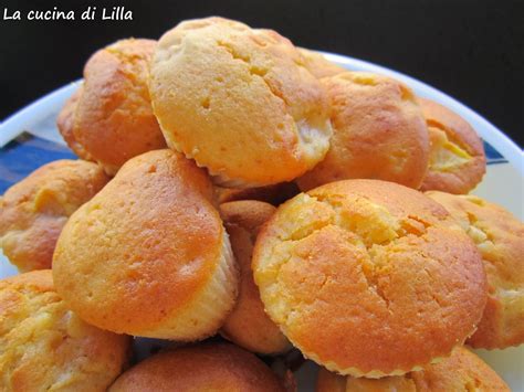Eccomi di nuovo alle prese con la mia amica vegana…forse sarebbe più facile non invitarla volete provare a preparare i muffin alle pesche all'acqua? La cucina di Lilla (adessosimangia.blogspot.it): Muffin ...