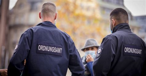 Welche regelungen gibt es im neuen infektionsschutzgesetz? Corona in Düsseldorf: Immer mehr Infizierte auf den ...