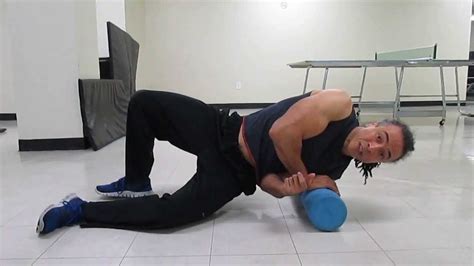 How To Roll Out Knots In The Muscles Using A Foam Roller Youtube