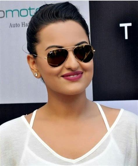 Pin By Setayesh On Sonakshi Sinha Sunglasses Women Mens Sunglasses Bollywood Actress