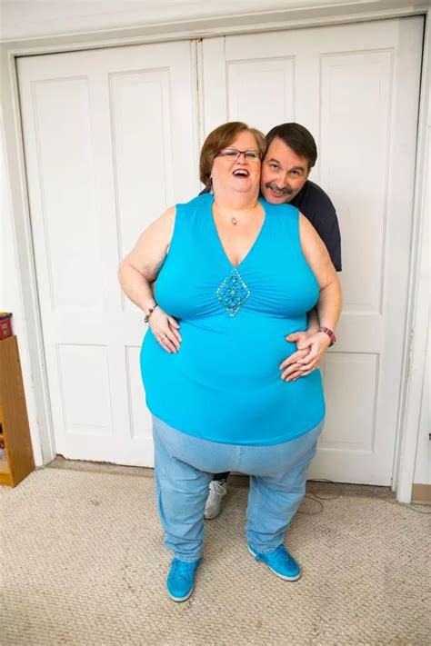 Meet The 30st Woman Who Earns A Living Showing Off Her 8ft Wide Belly