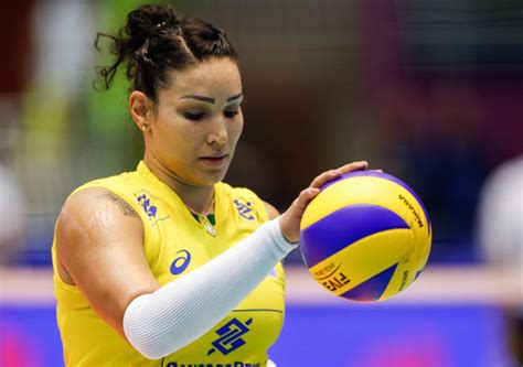 Sheilla castro de paula blassioli (born 1 july 1983 in belo horizonte) is a volleyball player from brazil, who represented her native country at the 2008 summer olympics, in beijing, china, and in the 2012 summer olympics. Brasil deve jogar Montreux sem Tandara, Bia e Natália ...