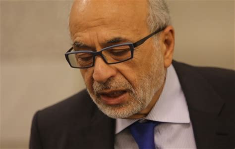 المشكلة في موقع كندا الرسمي الخاص بالهجرة، أن الموقع متاح باللغتين الانجليزية، و الفرنسية فقط، لكنه غير متاح بلغات أخرى. وزير التربية والتعليم الجديد في لبنان