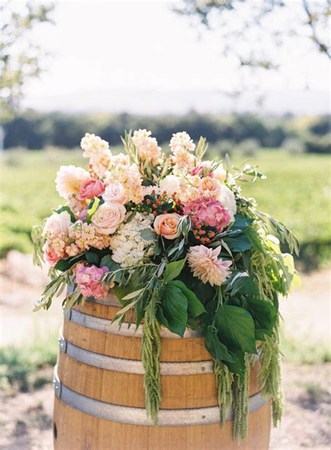 10 Steal Worthy Flower Arrangements For Your Wedding Ceremony Belle The Magazine