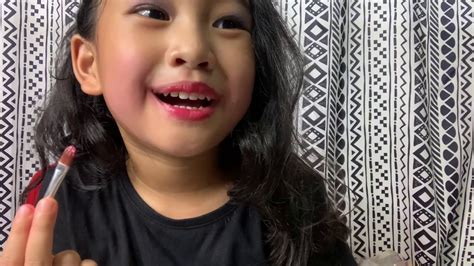 Makeup Tutorial By A 5 Year Old Youtube