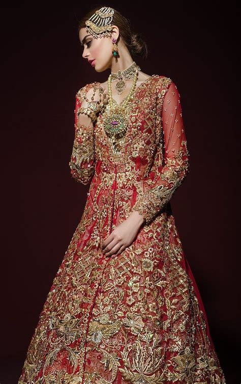 heavily embellish red bridal dresses  pakistani wedding  odd onee