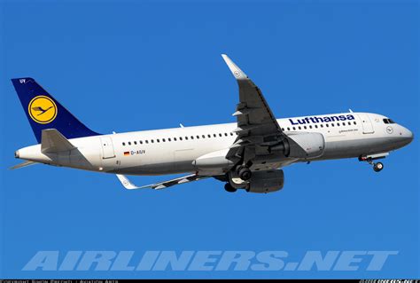 Airbus A320 214 Lufthansa Aviation Photo 6733677