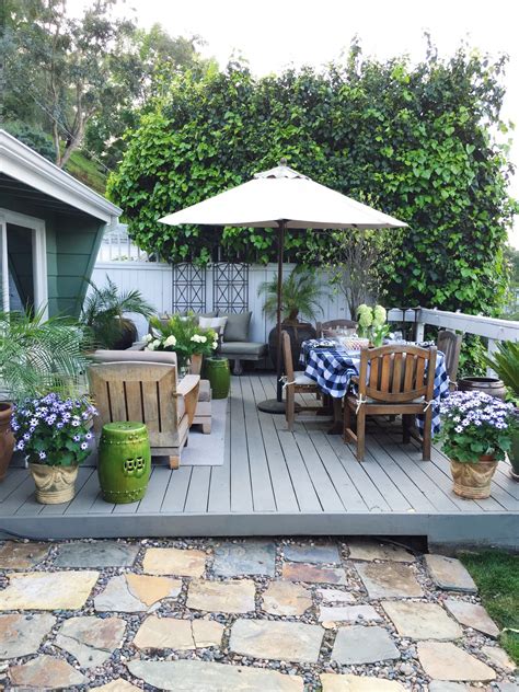 Outdoor Deck Decor - My Winter Garden Spruce Up | COCOCOZY
