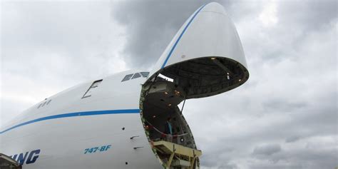 How The Lifting Nose On A Boeing 747 Cargo Plane Works Kht Aviation