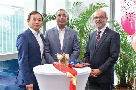 And k & n kenanga holdings berhad board of directors' chairman datuk tengku noor zakiah tengku ismail. YM Tan Sri Dato' Paduka Tengku Noor Zakiah Tengku Ismail ...