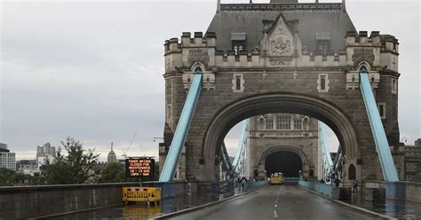 Londons Tower Bridge Stuck Open Due To A Technical Fault The Seattle