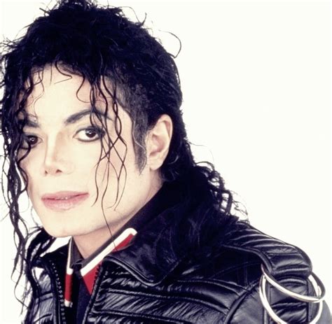 Cinco Anos Após Sua Morte Michael Jackson Continua Sendo Protagonista