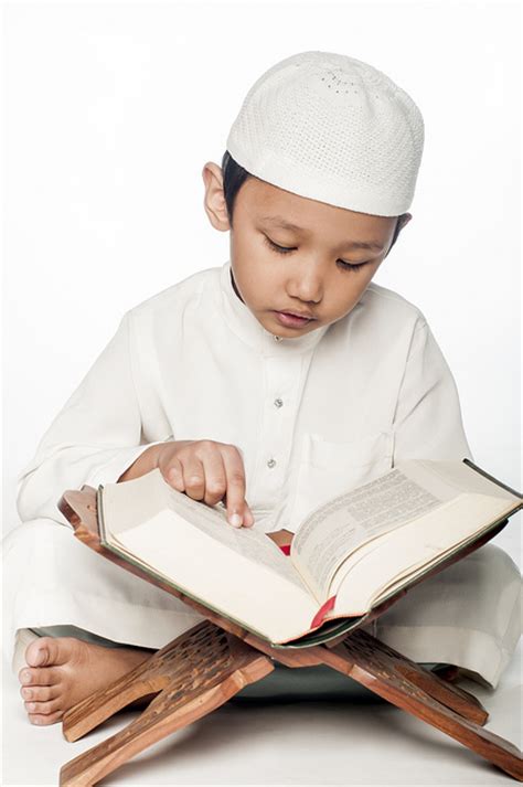 Kids Reading Quran