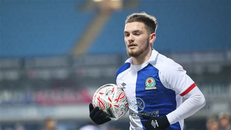 Ahead, we will also know about harvey elliott dating, affairs, marriage, birthday, body measurements, wiki, facts. Harvey Elliott quietly putting in one of England's most ...
