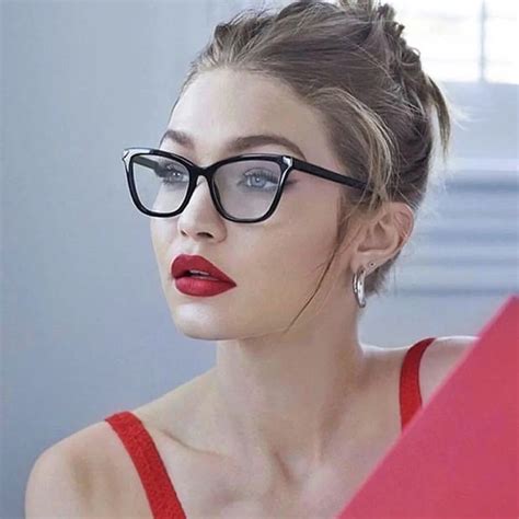 high quality 2018 fashion women glasses frame women eyeglasses frame vintage square clear lens