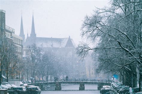 Capturing A Snowy Day In Amsterdam Petapixel