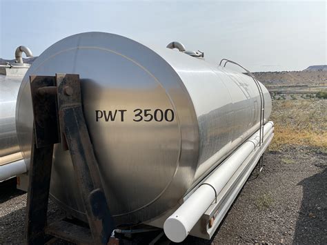 Two 3500 Gallon Portable Water Tanks Dogface Heavy Equipment Sales