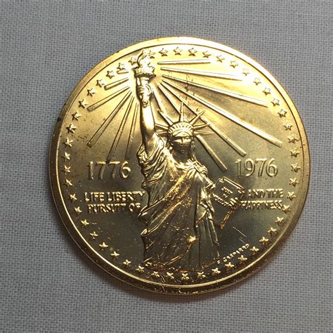 1776 1976 Bicentennial Commemorative Of The American Revolution Coin