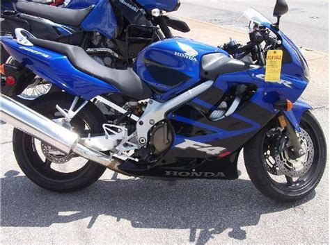 Four stroke, transverse four cylinder, dohc, 4 valve per cylinder. Buy 2006 Honda CBR600F4i (CBR600F4i) Sportbike on 2040-motos