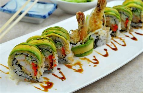 Green Dragon Roll | Sushi recipes, Food, Homemade sushi