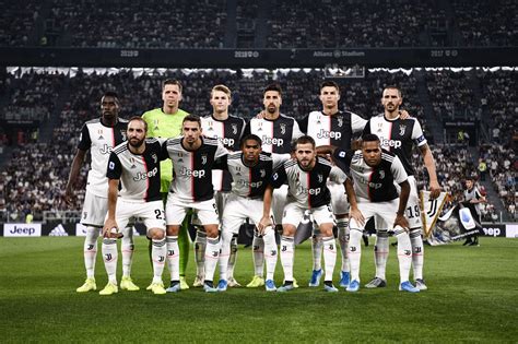 From 1992 to the summer of 2018, the team was known. Juventus-Verona live, le formazioni ufficiali: Dybala e ...