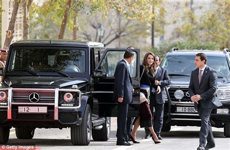 Queen Rania Cuts A Striking Figure For Visit To The Jordanian Parliament Daily Mail Online