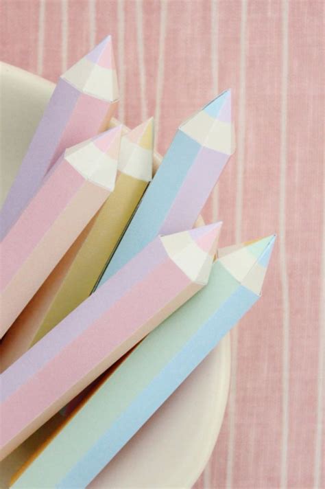 Bookmark these paper pencil containers for back to school time