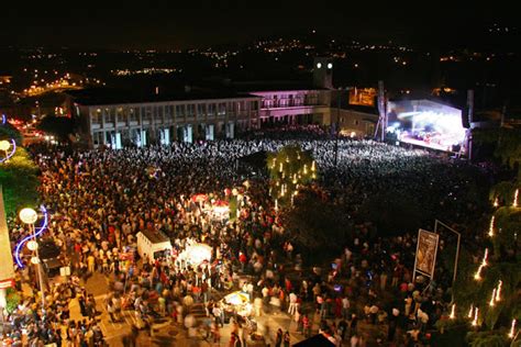 Cartaz de luxo para as festas de São Bento Santo Tirso Online