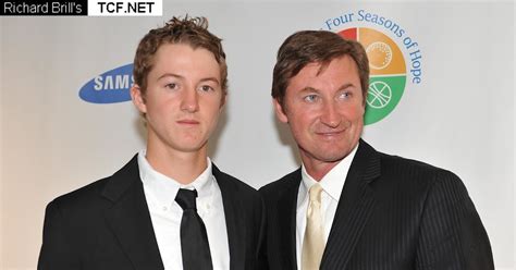 Celebrities Night Club Wayne Gretzky And Son