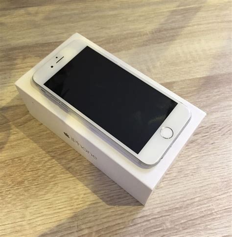 Apple Iphone 6 Smartphone 16gb White Unlocked In Clapham Common