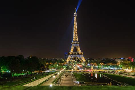 Fondos De Pantalla De La Torre Eiffel De Noche Los Fondos De Pantalla