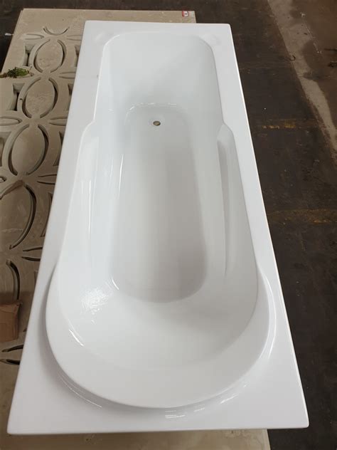 Built In Bathtub Fibreglass White Size 1695x700x410mm Code Tr