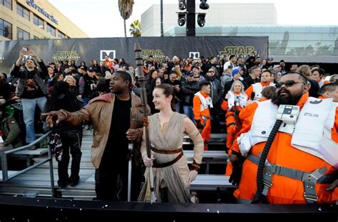 Star Wars The Force Awakens Stars Thrill Fans At World Premiere Cbc