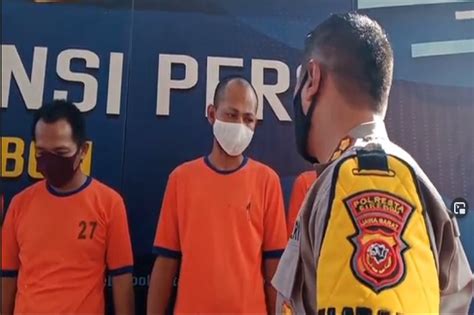 Selamat natal ayah dan ibu. merry christmas, may peace and love of jesus is always with family. artinya : Miris! Ayah Kandung dan Ayah Tiri di Cirebon Setubuhi Anak ...