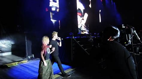 happy birthday serenade with chad kroeger at nickelback concert avril lavigne photo 32327209