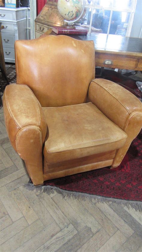 Allow our in house design team the opportunity in assisting you with selecting the perfect one for chair source has the largest selection of custom, import, and canadian made office chairs. VINTAGE TAN LEATHER CLUB CHAIR - Eras of Style | Eras of Style