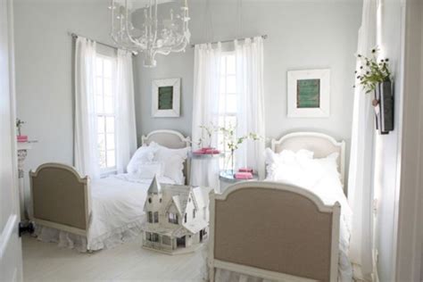 8 Stunning Magnolia Homes Bedroom Design Ideas For