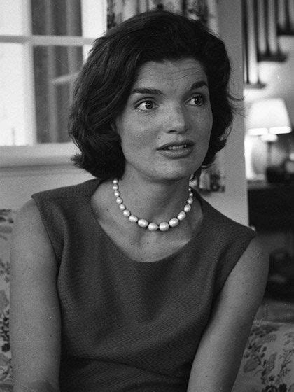 9 Important Beauty Lessons We Learned From Jackie O Jacqueline Kennedy