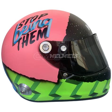 It also features ricciardo's race. DANIEL RICCIARDO 2019 F1 REPLICA HELMET FULL SIZE | CM Helmets