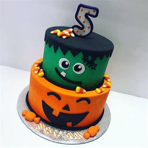 Apr 23, 2020 · mini rum cakes my mother and i tried many different types of rum cake to find the best one, and finally hit on this cake that doesn't dry out and imparts the most flavor. Halloween Cute CAKE | Custom cakes, Cute cakes, Cake