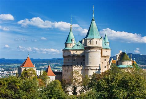 Breathtaking Castles That Look Straight Out Of A Fairy Tale
