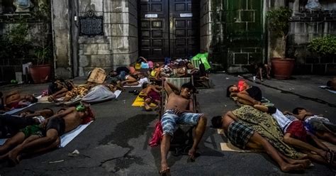 Filipinos Flee Dutertes Violent Drug Crackdown The New York Times