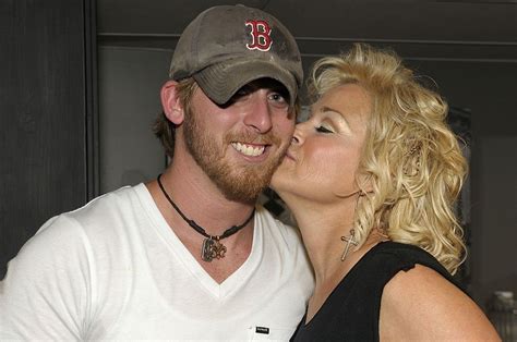 Lorrie Morgans 6 Husbands — The Country Star Was Once Married To A Bus