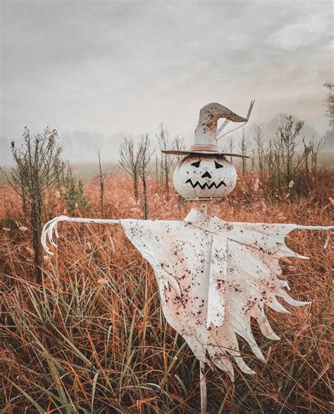 Rustic White Metal Scarecrow Yard Stake In 2022 Rustic Halloween