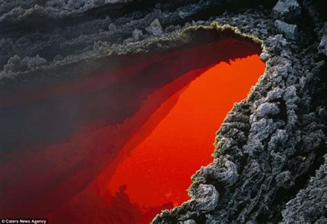 Prachtige Fotos Van Lava Meren En Vulkaan Uitbarstingen Onweer