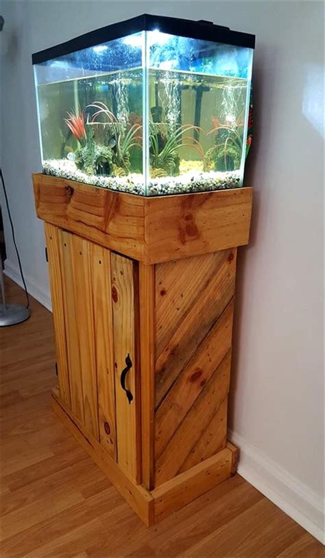 Recently i bought a used 125 gallon tank and i know water weighs 8 pounds per. 45 Easiest DIY Projects with Wood Pallets, You Can Build ...