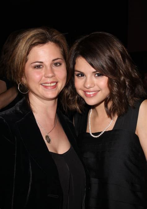 Selena Gomez And Mother The Hollywood Gossip
