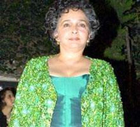 Sin embargo, a sus 75 años se está ganando a nuevas. Ana Martín - EcuRed